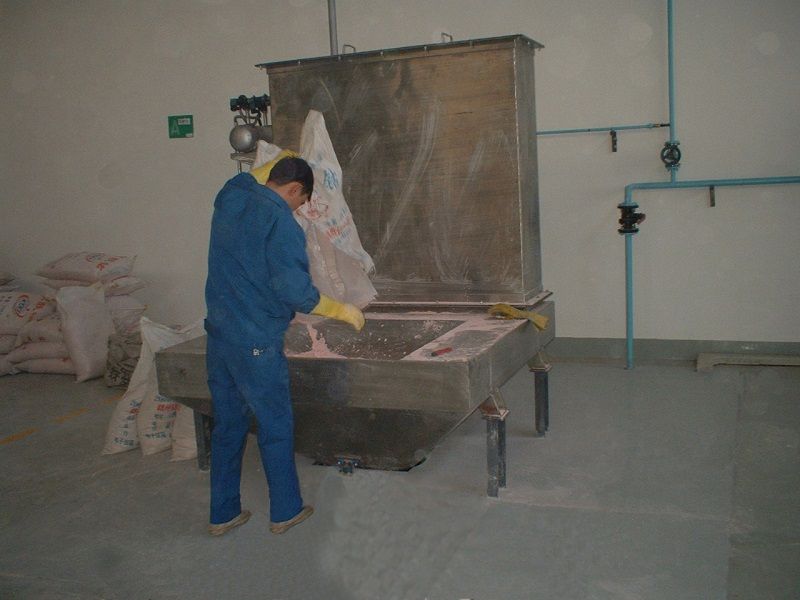 株洲硬質(zhì)合金集團海綿鈷人工投加料負(fù)壓氣力收塵裝置